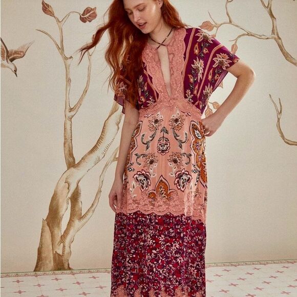 NEW FARM Rio Glam Tapestry Burgundy Lace Short Sleeve Maxi Dress Floral Pink XL - Picture 2 of 16